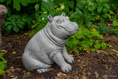 FIONA® GARDEN STATUE