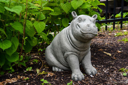 FIONA® GARDEN STATUE